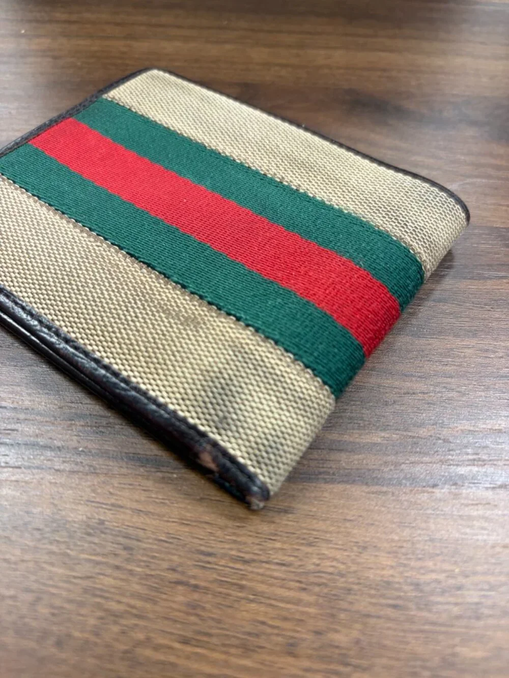 Gucci Men's Striped Bifold Wallet + Extremely Rare